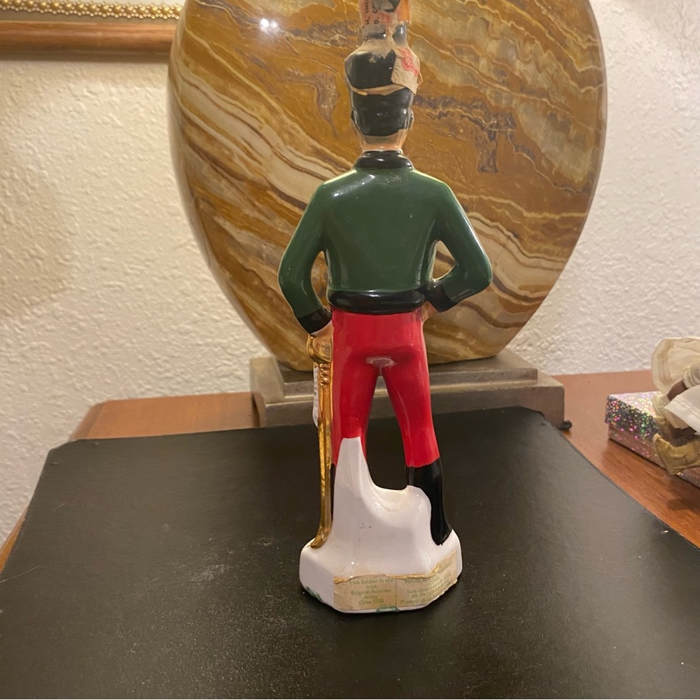 Rare decanter,Irish brigade.circa 1700